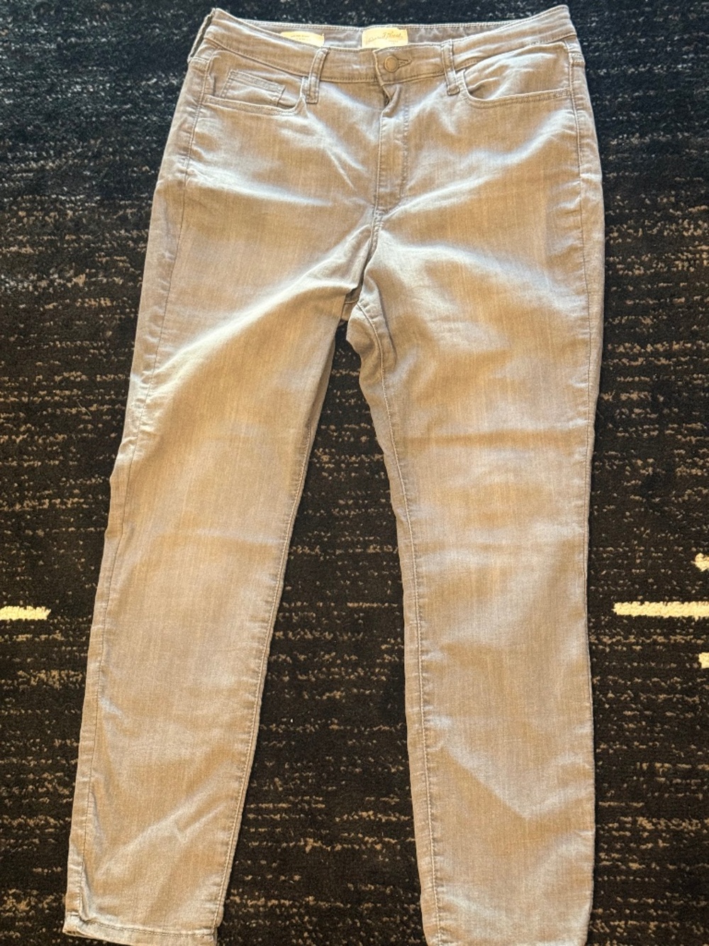Gray jeans with stretch